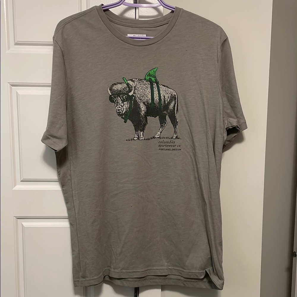 Columbia Gray Short Sleeve Tee with Buffalo Graphic